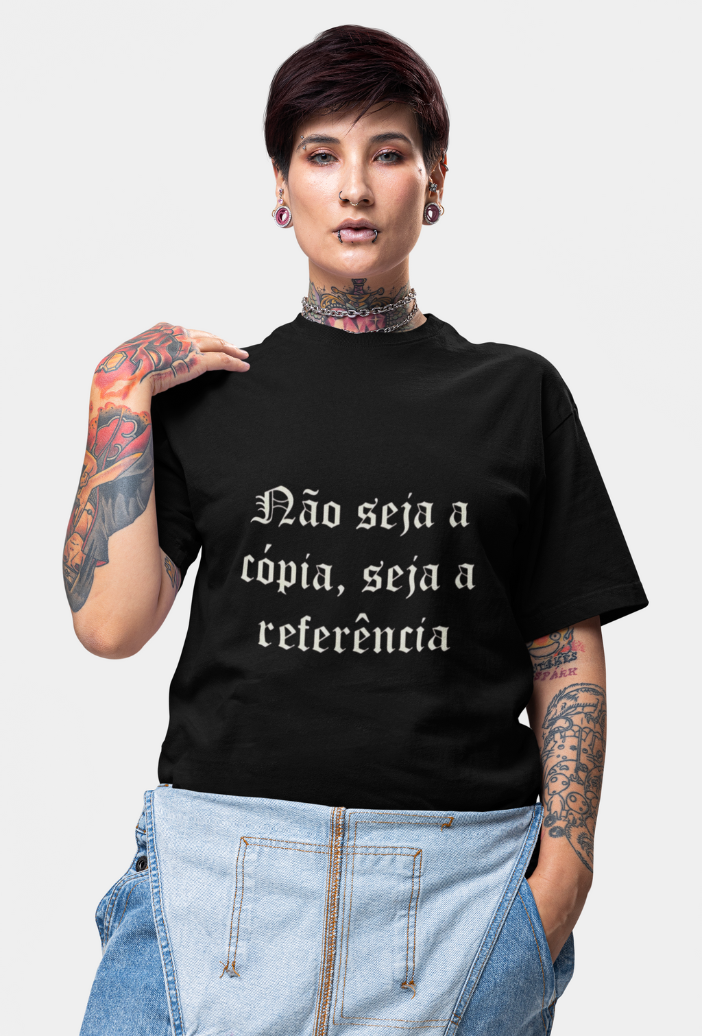 Camiseta Oversized: Não Seja Cópia, Seja Referência – Autenticidade em Movimento