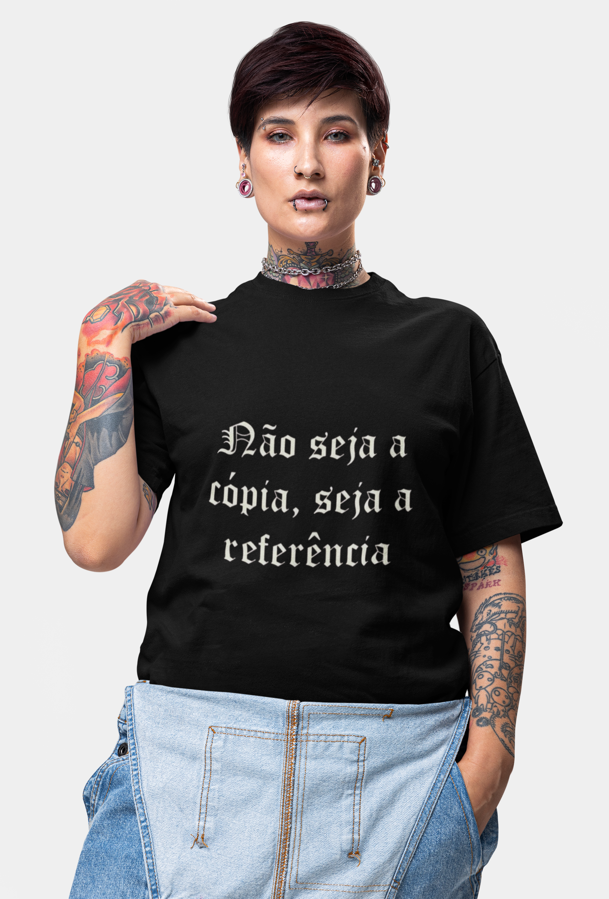 Camiseta Oversized: Não Seja Cópia, Seja Referência – Autenticidade em Movimento