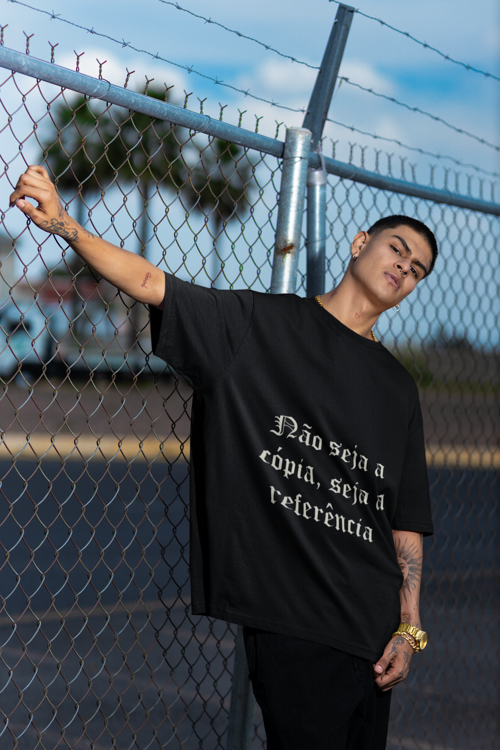 Camiseta Oversized: Não Seja Cópia, Seja Referência – Autenticidade em Movimento